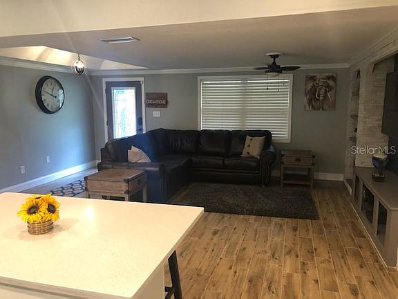 5th image of 15502 Apache Dr
