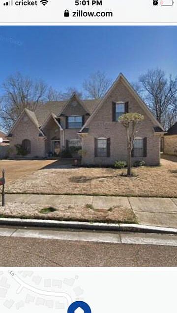 Front yard with side load 2.5 car garage