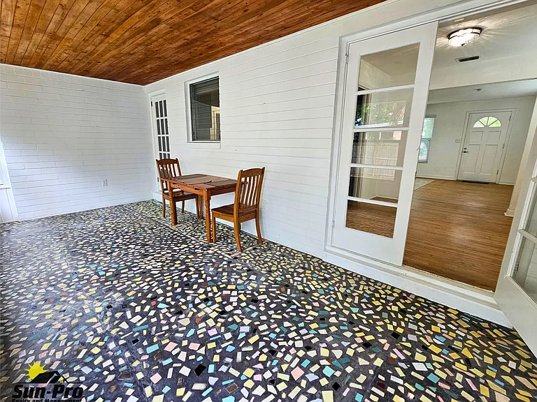 475 Riverside Dr — Photo 31