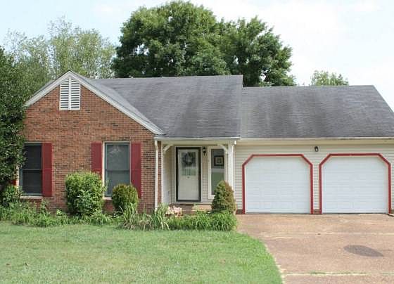 1st image of 530 Riverview Dr