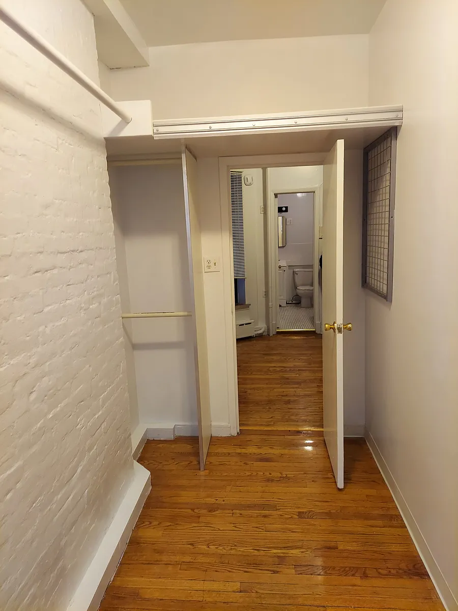 Building Photo - 1374 York Ave #2C