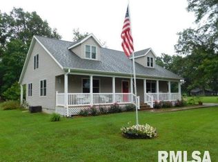 208 Jackson Pl, Odin, IL 62870