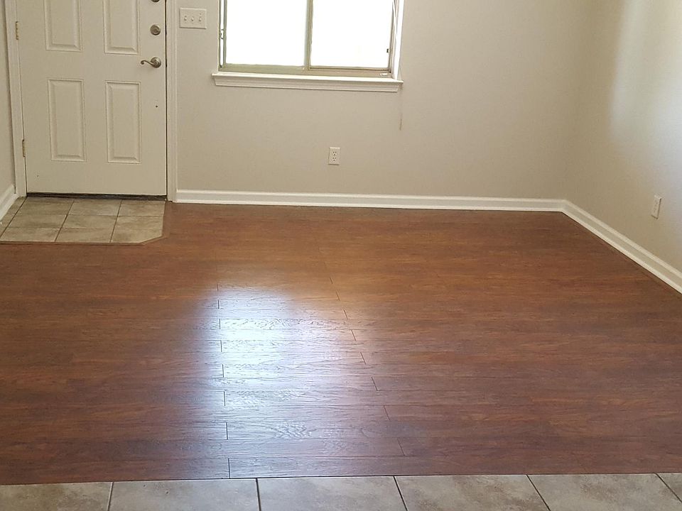 Living room/Front door