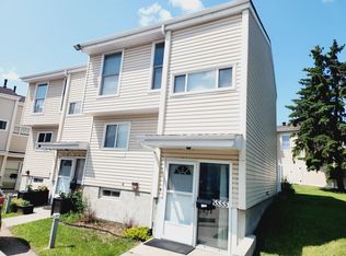 5555 144a Ave NW, Edmonton, AB T5A3R2