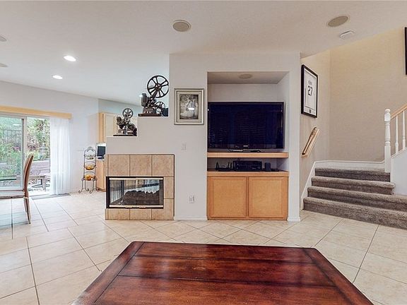 4th image of 27616 Greenleaf Dr