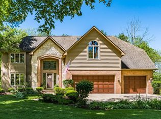 8012 Hickory Ridge Ct, Lewis Center, OH 43035