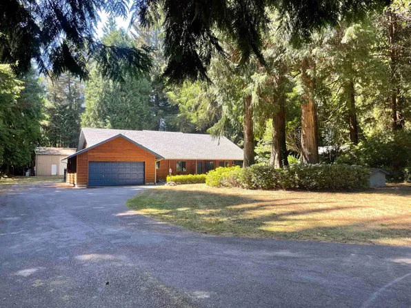 1205 Cessna Dr, Crescent City, CA 95531