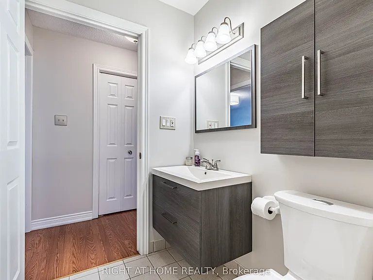 165 Main St E #7 — Photo 25