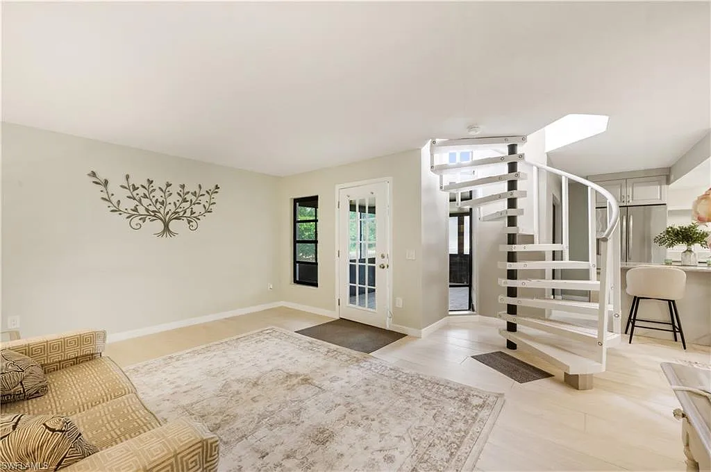 2 bed, 2.5 bath, 1060 sqft, $1,975 — Photo 2