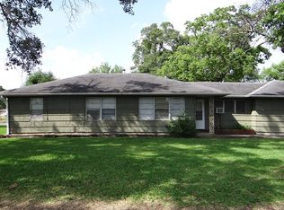 3747 Charles Ave, Groves, TX 77619