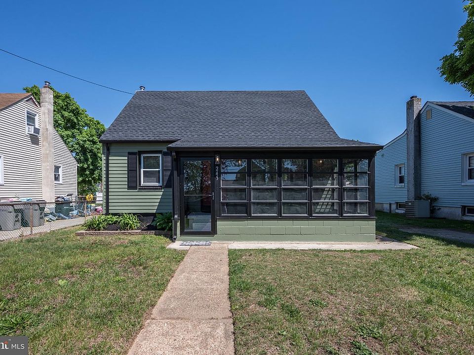 1st image of 245 Nassau Ave