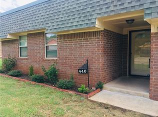 440 E Hanging Elm Dr, Norman, OK 73071