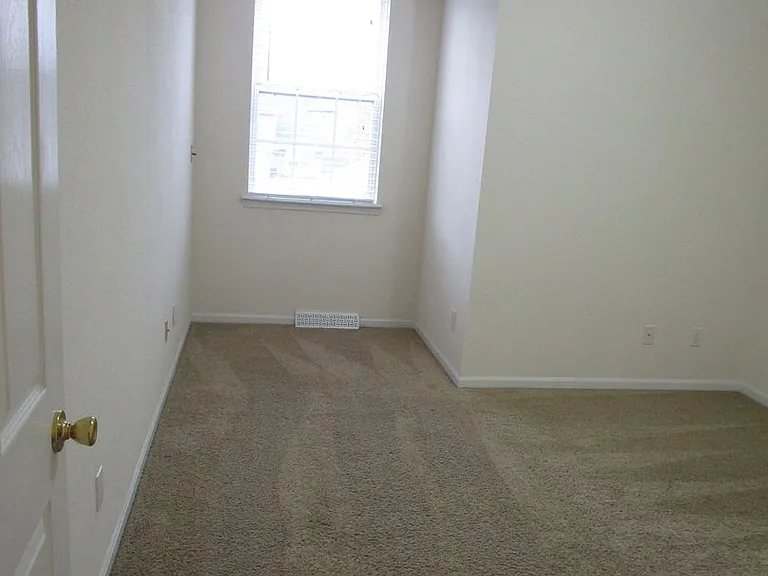 4402 - 4404 Jeana Court — Photo 24