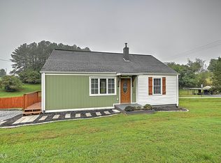 225 Hammond Ave, Mount Carmel, TN 37645