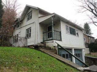 1894 S Delaware Dr, Easton, PA 18042