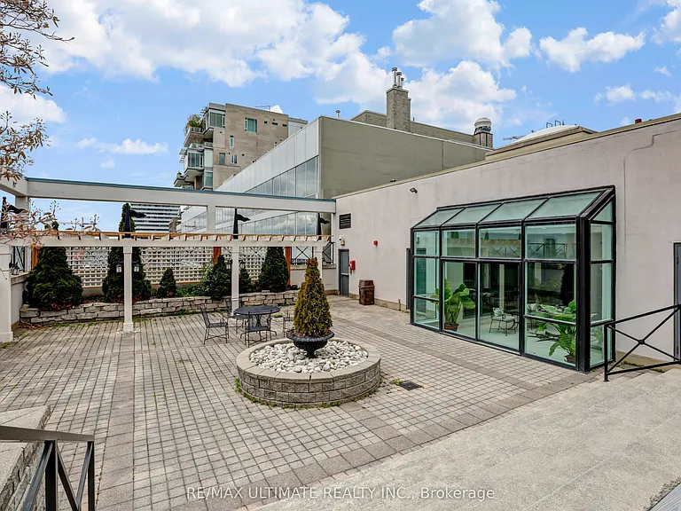 102 Bloor St W #605 — Photo 18