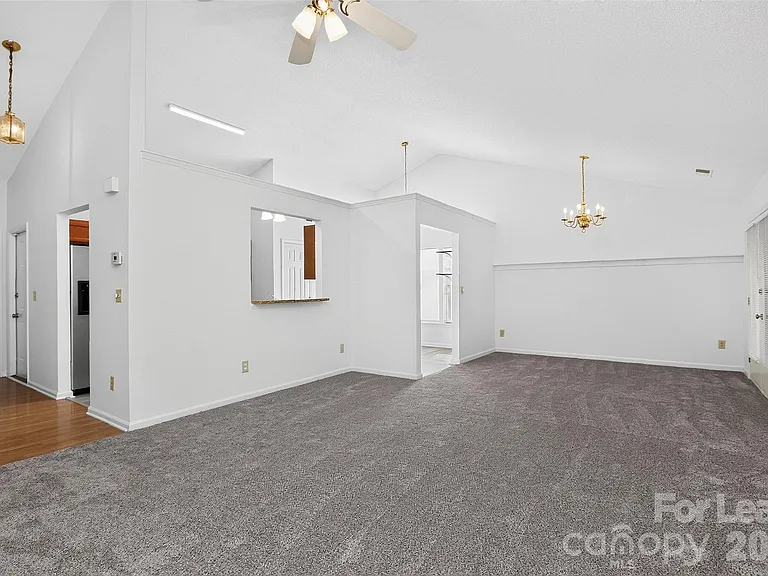 3411 Pondridge Ct — Photo 6