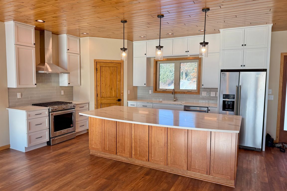 4 Kitchen Staged
