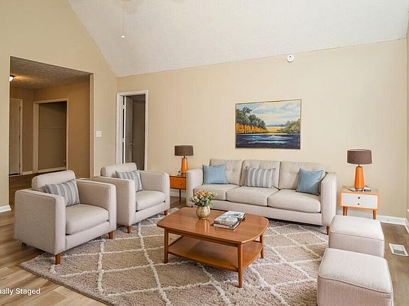 4th image of 2597 Carol Cir