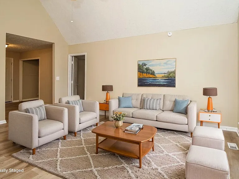 2597 Carol Cir — Photo 4