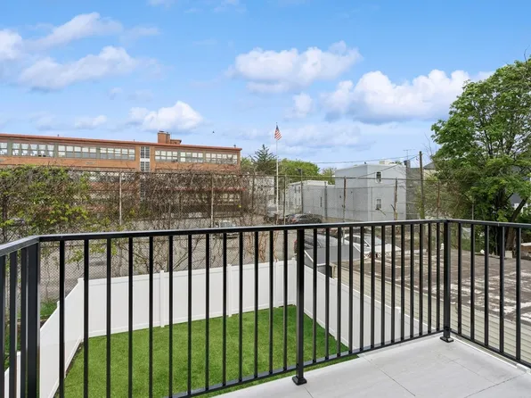 220 Freeman Avenue image 20 of 47