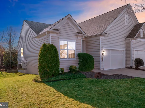182 Castle Hill Dr, Fredericksburg, VA 22406