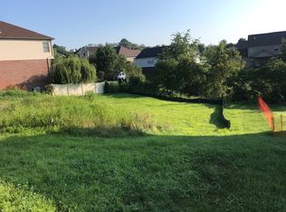 208 Woodcrest Dr, Manor, PA