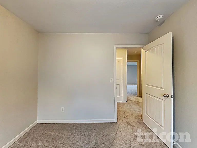 514 Lobdale Falls Dr — Photo 8