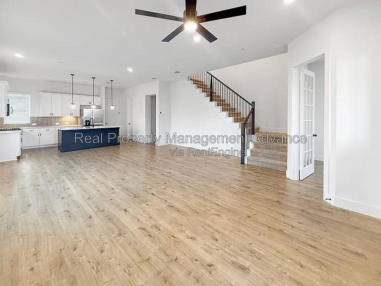 4400 Elm Springs St — Photo 6