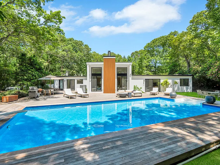 94 Peconic Hills Dr — Photo 30