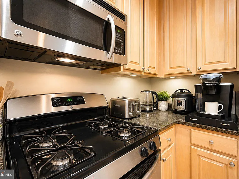 2465 Army Navy Dr #1-101 — Photo 6