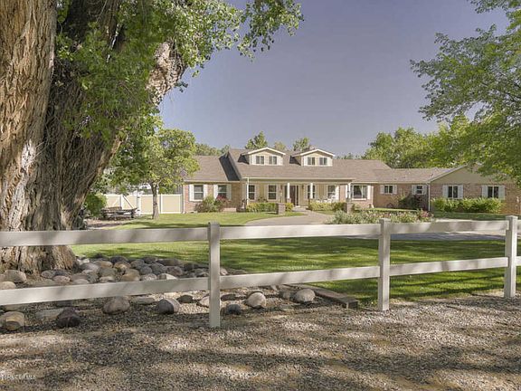 3rd image of 6911 Drinen Ln