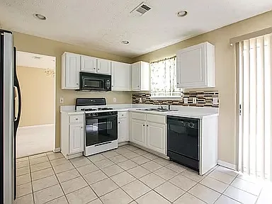 2804 Evanston Ct — Photo 6