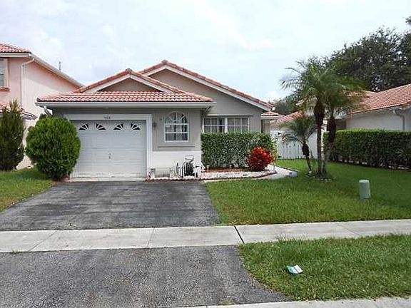 4th image of 569 NW 135th Ter