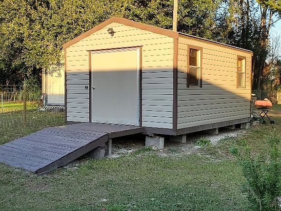 4th image of 233 SW Shady Oak Way