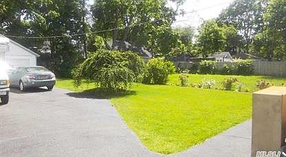 2nd image of 28 Paumanake Ave