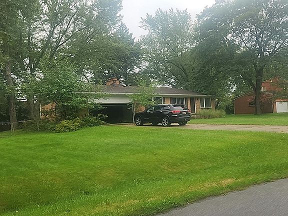 3rd image of 927 Muer Dr
