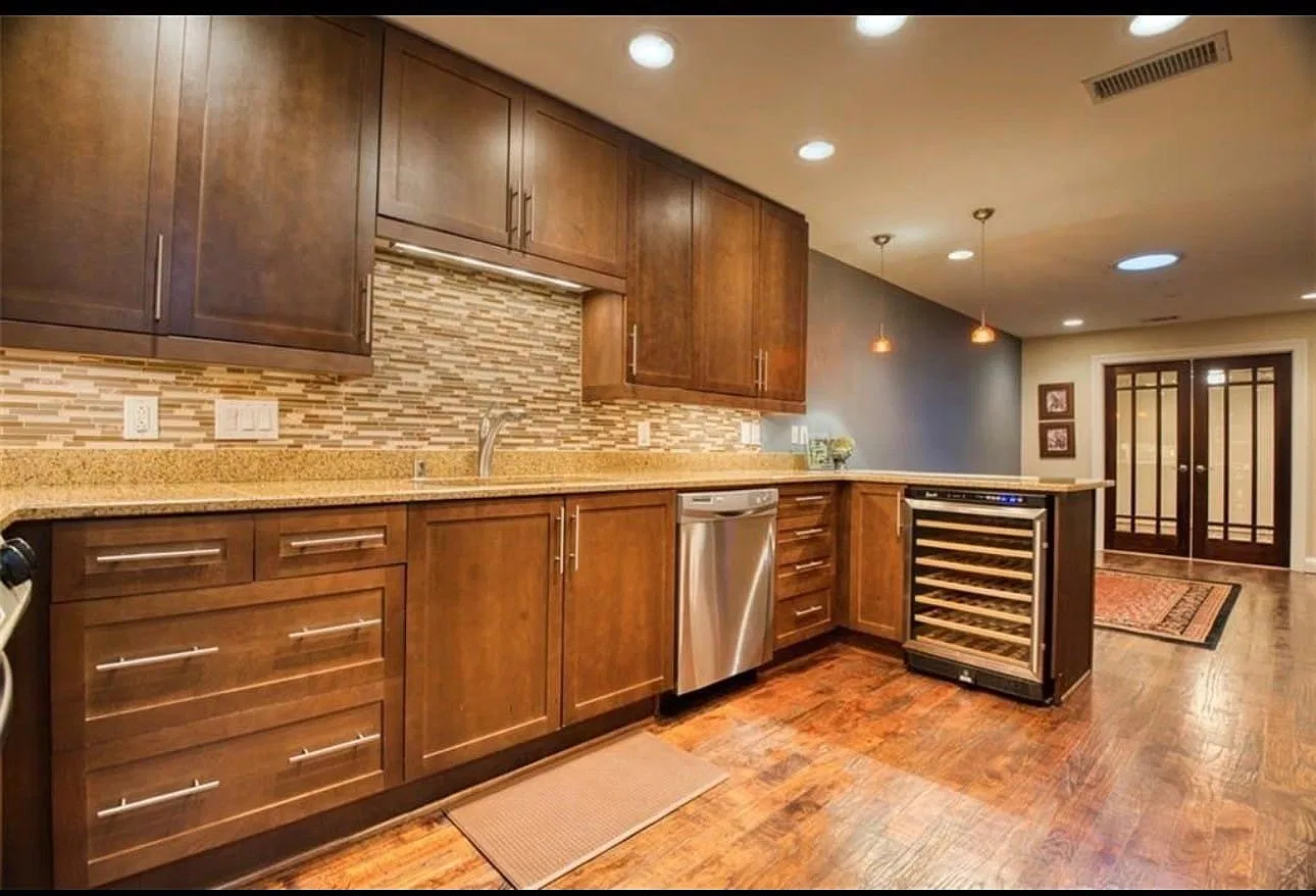 2 bed, 2.0 bath, 1873 sqft, $3,000 — Photo 3