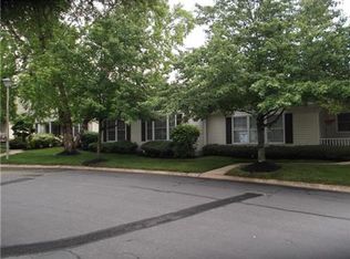 294 Waxwing Dr, Monroe Township, NJ 08831