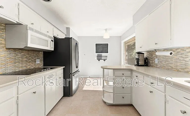 1110 E 28th Ave — Photo 24