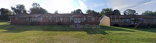 186 Eastview St Photo 1