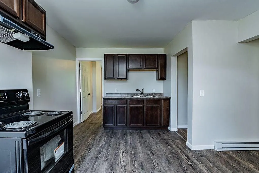116 West St — Photo 4