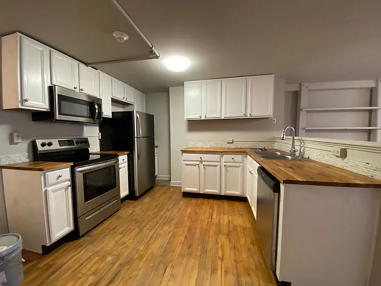 Welcome to 400 East Clayton Street! — Photo 16