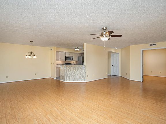 4th image of 6110 Oakbridge Way APT 101