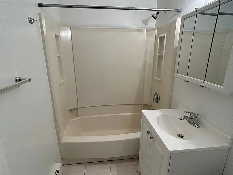 411 Grand Ave #415 — Photo 6