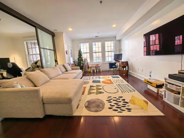 830 Monroe Street image 1 of 9