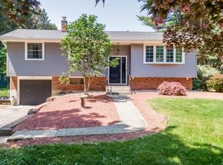 10 Echo Ln, Clinton, NJ 08809