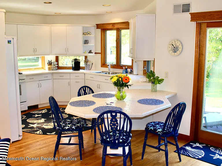 203 Stockton Blvd — Photo 6