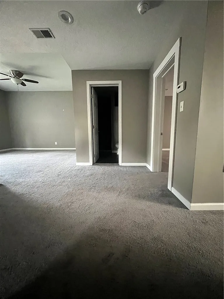 3 bed, $1,600 — Photo 4