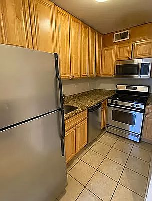 3rd image of 300 W 55th St APT 8X
